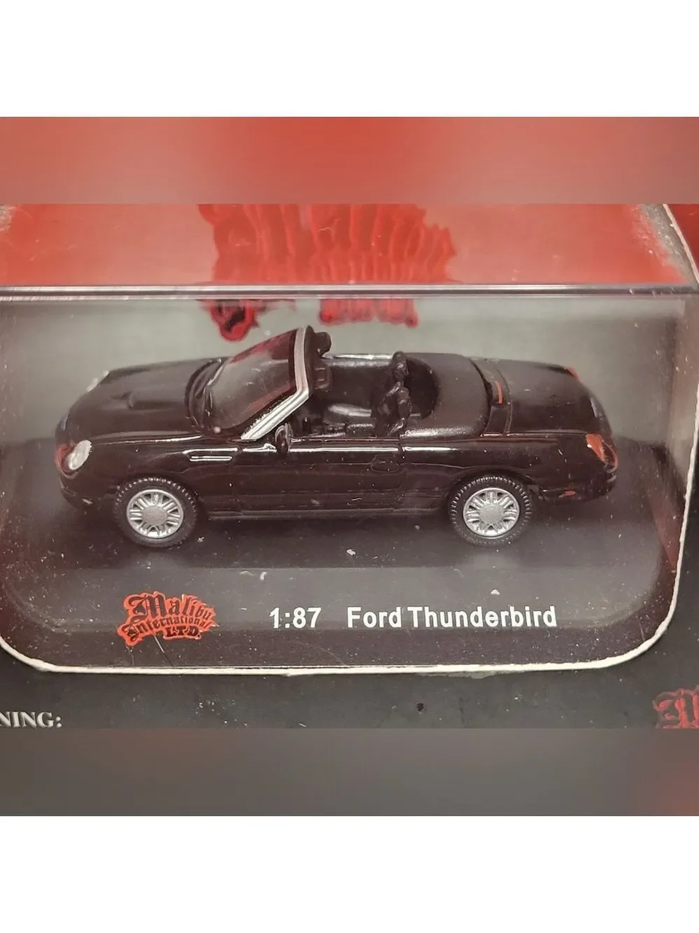 Malibu International 1:87 Ford Thunderbird Black Convertible #105
